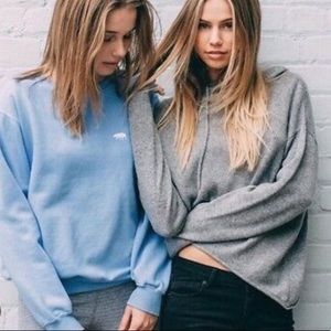 BRANDY MELVILLE ERICA BEAR SWEATSHIRT